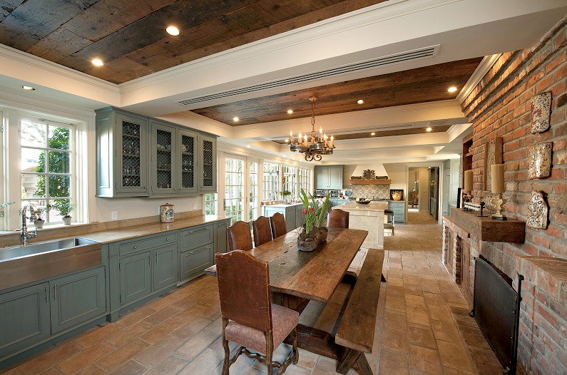 Beautifully crafted custom kitchen cabinets in a modern home